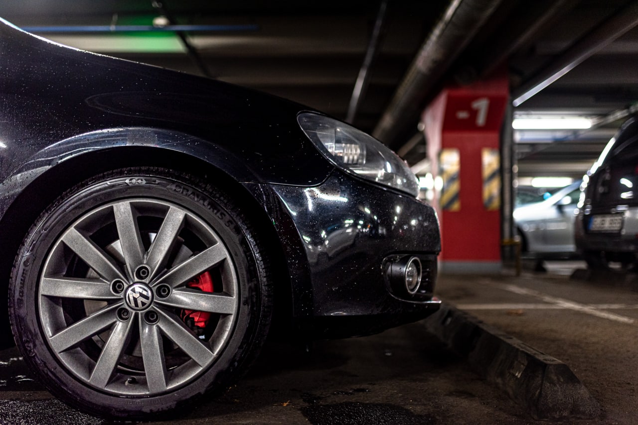 My first car was MK6. It was a nice black one with a rare brown leather interior and 1.4 TSI DSG. Loved that car, even though there were some issues with the gearbox.