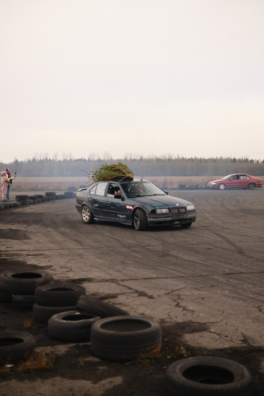 First drift event, first radiator leak (fixed pretty quickly - the pipe just fell off). What can I say: a 1.6L with an open diff isn’t the best car for drifting, but I still had some fun. I think I’ll stay loyal to ring racing and time attack for now 😄