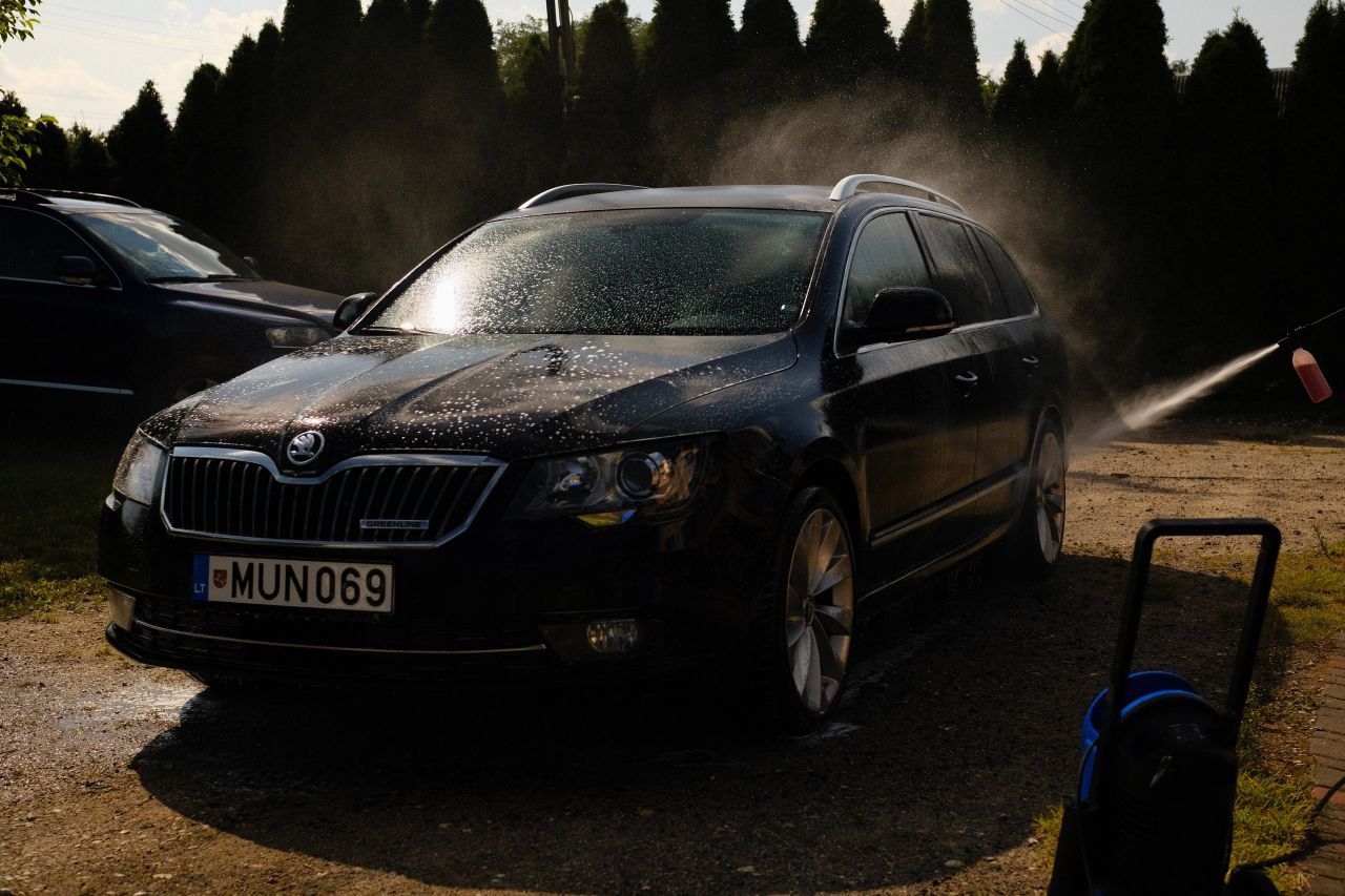 Since I polished Superb and moved to a house, I decicded to wash my car myself. Bought a compressor and some chemistry. That was a quick wash and still there are a lot of thing to learn, but I'm glad.