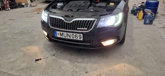 A kind of off-topic, but here's my daily - Škoda Superb 2 1.6 TDI.